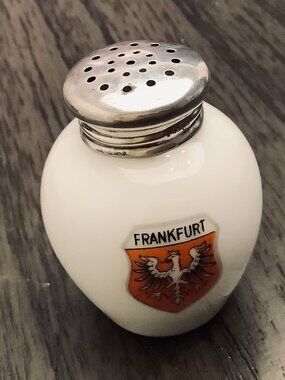 Vintage 1926 salt - or -pepper porcelain shaker from Thomas & Rosenthal, Germany